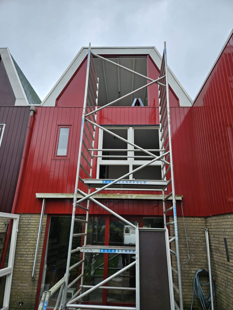 Ons portfolio: De vervanging van een raamkozijn, tijdens.